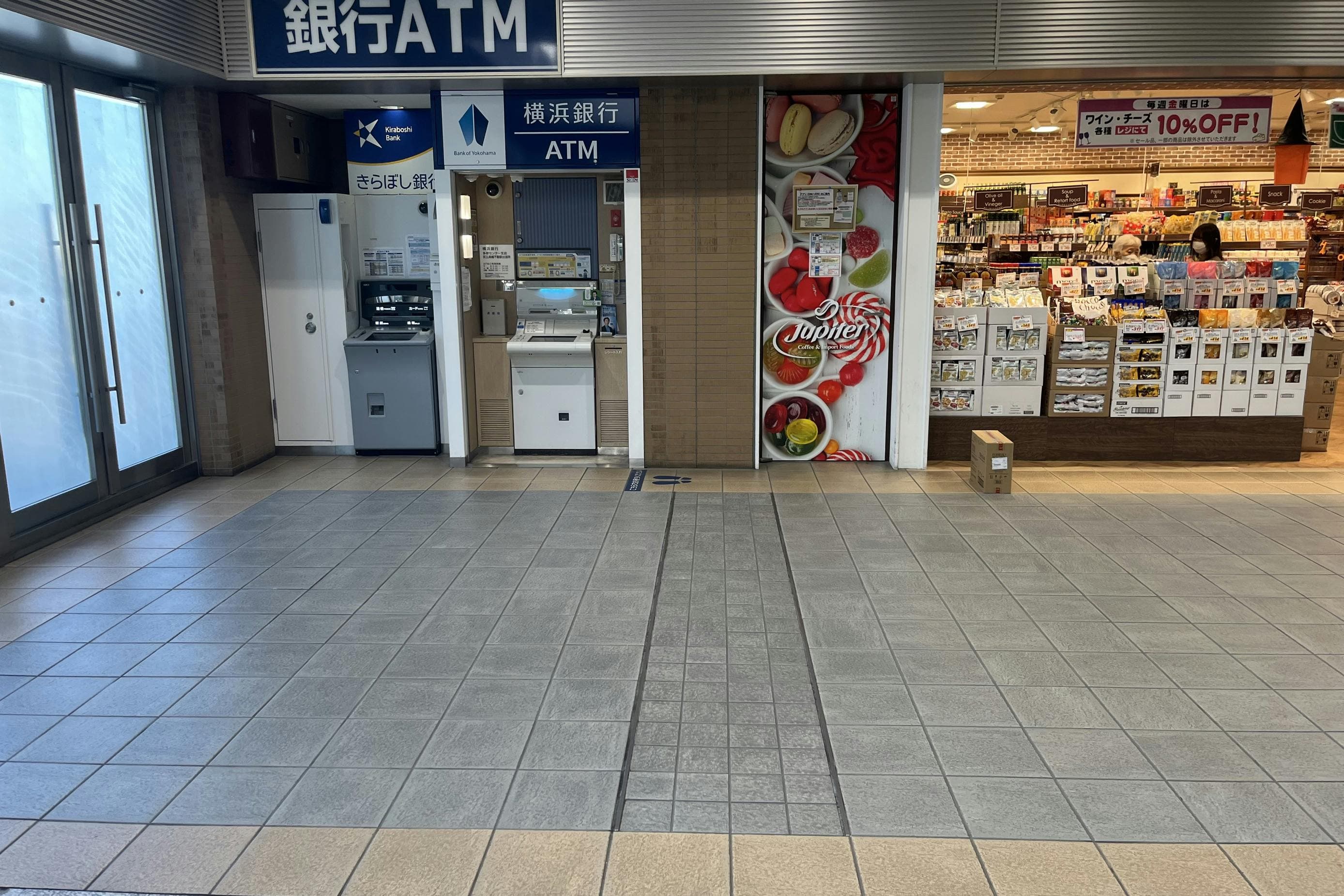 高幡不動駅直結 物販・食物販のポップアップストアやプロモーションに最適な改札正面のイベントスペース1