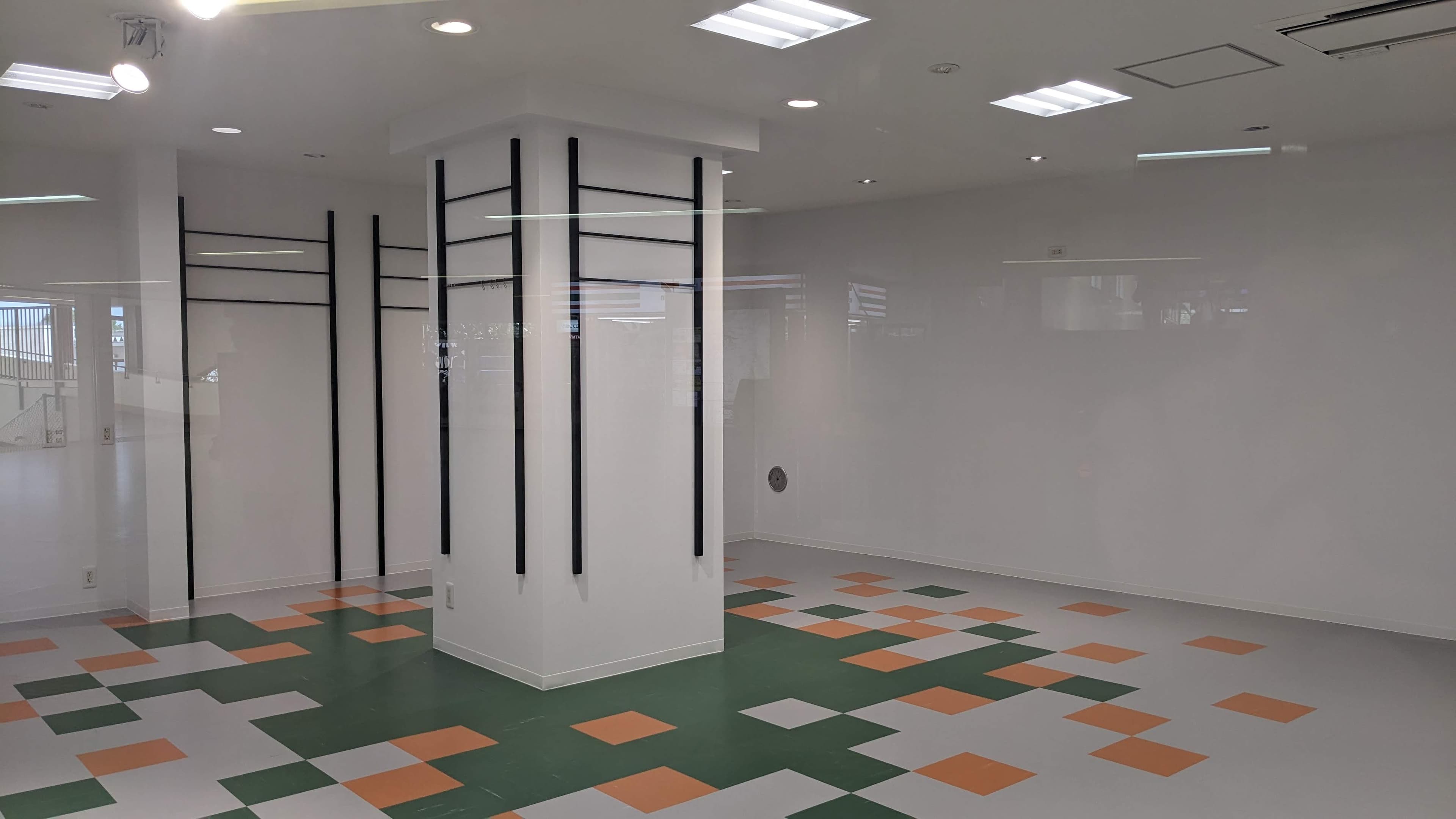 南口改札前52ラッチ 物販、プロモーションイベントに最適、高尾駅南口直結のイベントスペース2